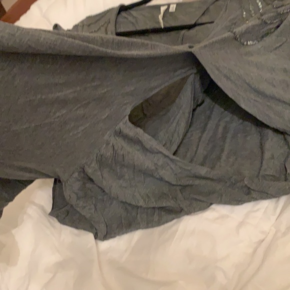 Asymmetrical shirt - Picture 3 of 7